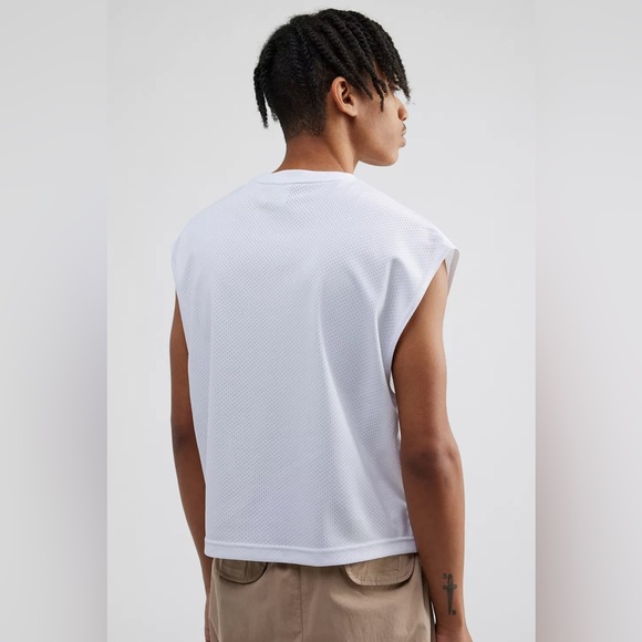 NWT Nike UO Exclusive Cropped Swim Shirt - Picture 2 of 6